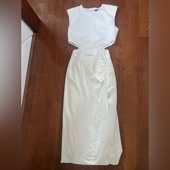 New (with tags) white Zara dress - size XS. - Picture 1 of 4